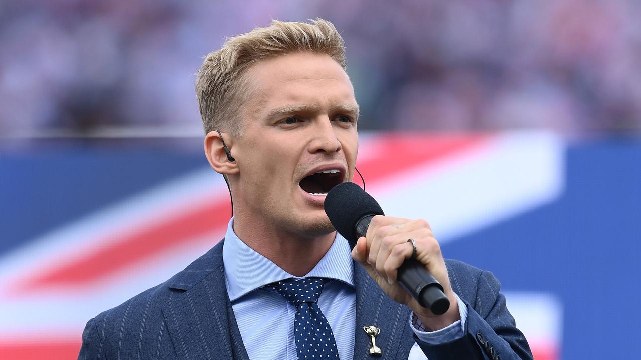 Cody Simpson singing at the 2022 Melbourne Cup. Photo by Quinn Rooney/Getty Images