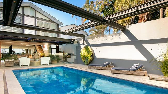 8 Farnell St has waterfront views over Curl Curl beach and an epic pool. It had 33,000 views on realestate.com.au.