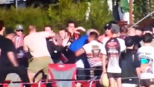 A fight breaks out during the first-grade elimination final at Erina Oval (Image: NBN TV)