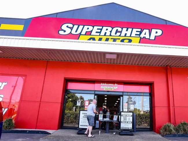 SYDNEY, AUSTRALIA - NewsWire Photos ,Aug 23, 2021: contact-free pick up only shopping in Blacktown , west of Sydney. Picture: NCA NewsWire / Flavio Brancaleone