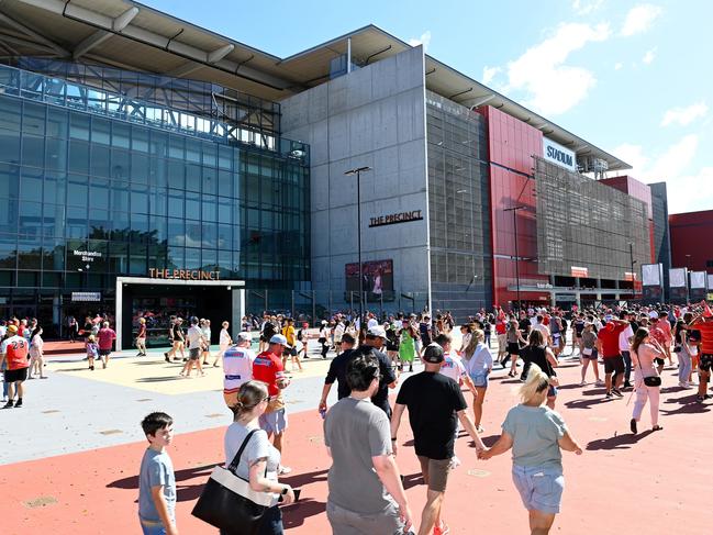 BRISBANE, AUSTRALIA - MARCH 05: Dolphins fans enter the stadium before the round one NRL match between the Dolphins and Sydney Roosters at Suncorp Stadium on March 05, 2023 in Brisbane, Australia. (Photo by Bradley Kanaris/Getty Images)