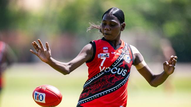 Maria Rioli playing for the Tiwi Bombers in the 2024-25 NTFL season. Picture: Patch Clapp / AFLNT Media