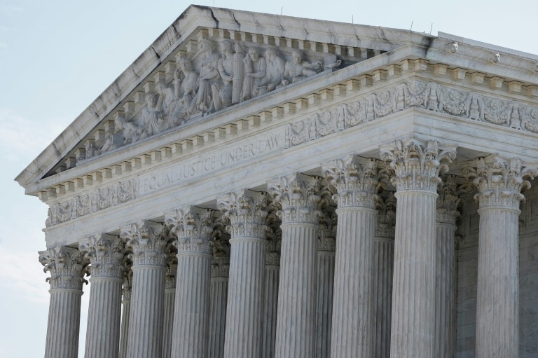 US Supreme Court blocks Trump bid to resume Venezuelan deportations