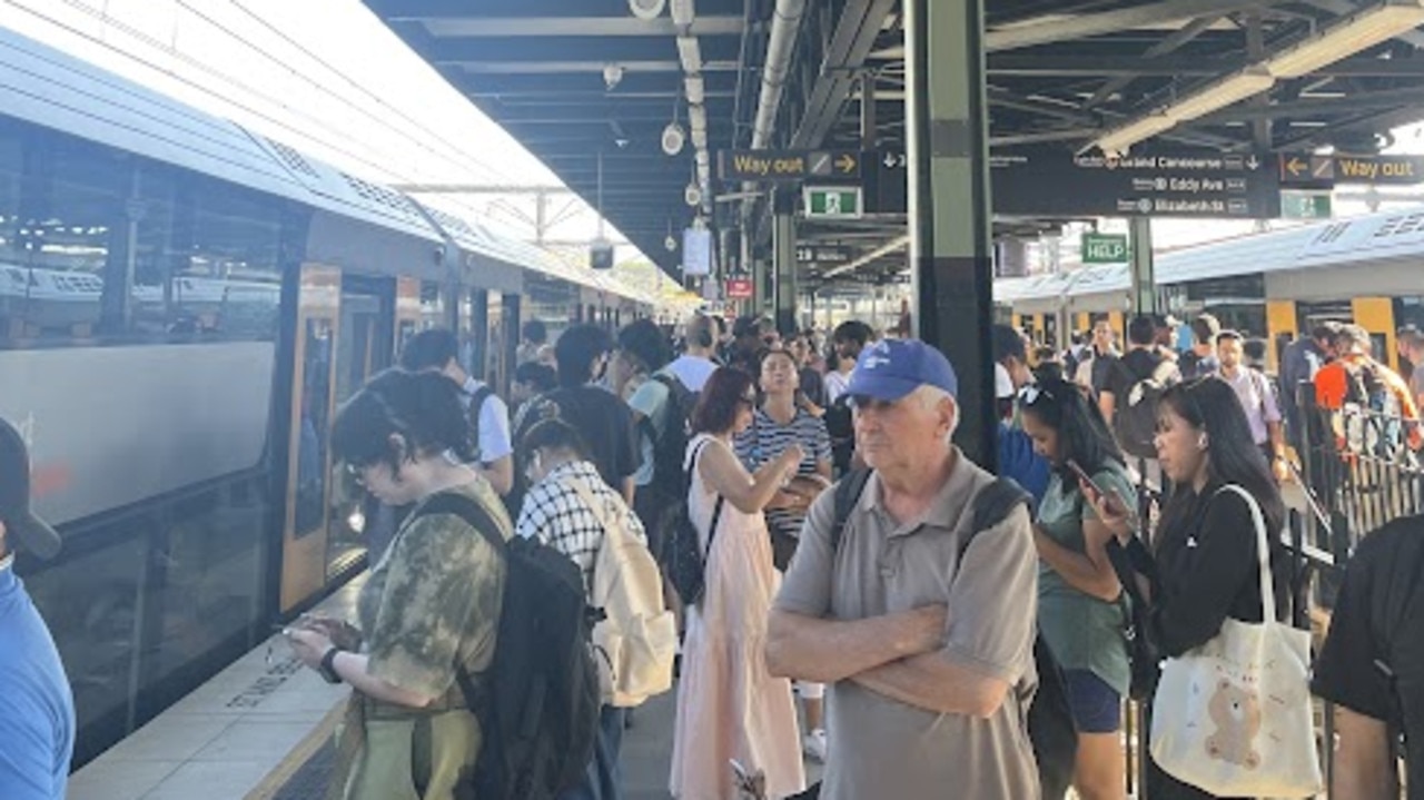 Afternoon Sydney train commute chaos after signal failure