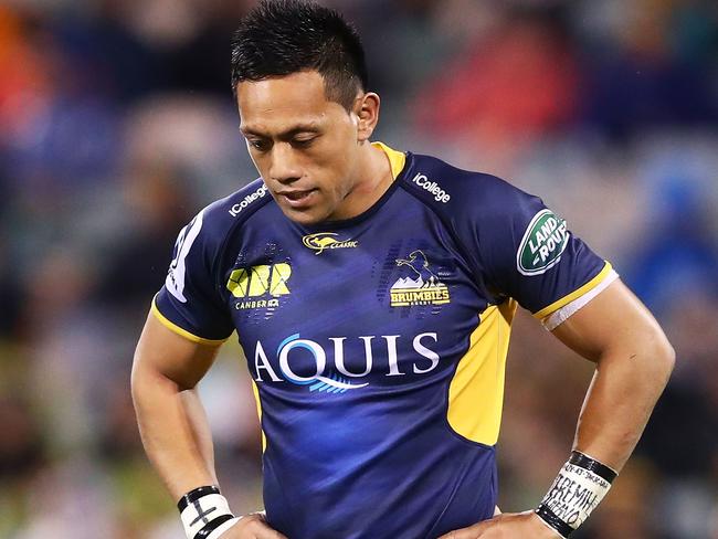 CANBERRA, AUSTRALIA - JULY 22: Christian Lealiifano of the Brumbies shows his dejection during the Super Rugby Quarterfinal match between the Brumbies and the Highlanders at GIO Stadium on July 22, 2016 in Canberra, Australia.  (Photo by Brendon Thorne/Getty Images)