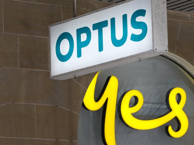 SYDNEY, AUSTRALIA - Newswire Photos - September 27, 2022:A general view of the Optus Store on Sydney's North shore after a major hack caused the details of up to 9.8 million customers to be compromised. Picture: NCA Newswire/ Gaye Gerard