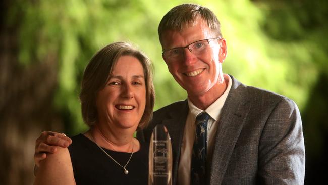 Jenny and David Thompson from Illabo NSW with their trophy for Cropping Farmer of the Year.