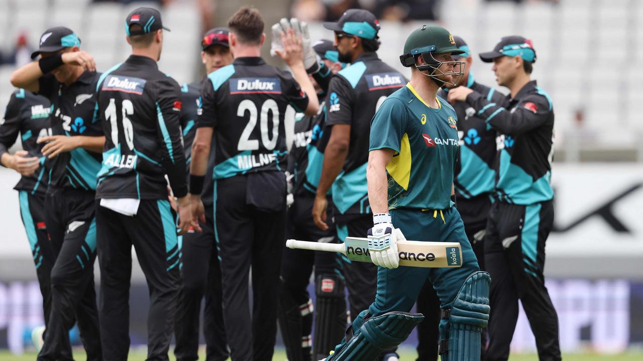 Smith struggled for runs in the two T20I fixtures he played against New Zealand. (Photo by MICHAEL BRADLEY / AFP)