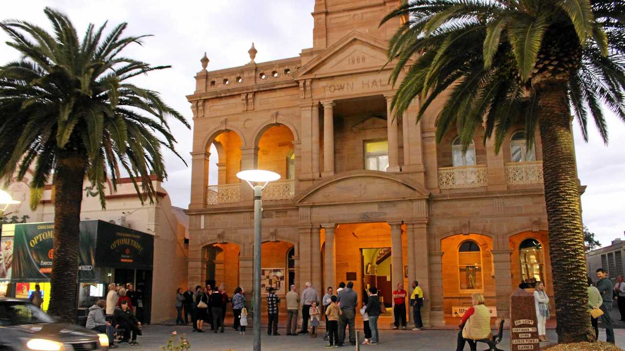 A large crowd gathered at the Warwick Town Hall to share their thoughts and concerns about a proposed $100 million solar farm in the Freestone Valley. Picture: Marian Faa