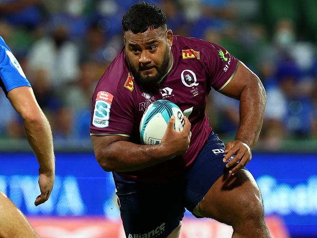 PERTH, AUSTRALIA - MARCH 04: Taniela Tupou of the Reds runs the ball during the round three Super Rugby Pacific match between the Western Force and the Queensland Reds at HBF Park on March 04, 2022 in Perth, Australia. (Photo by Paul Kane/Getty Images)