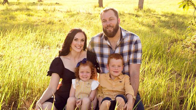 Anna Tennant with husband Dean Tennant and children Hazel and Hartley. Picture: Sharlee Hunter