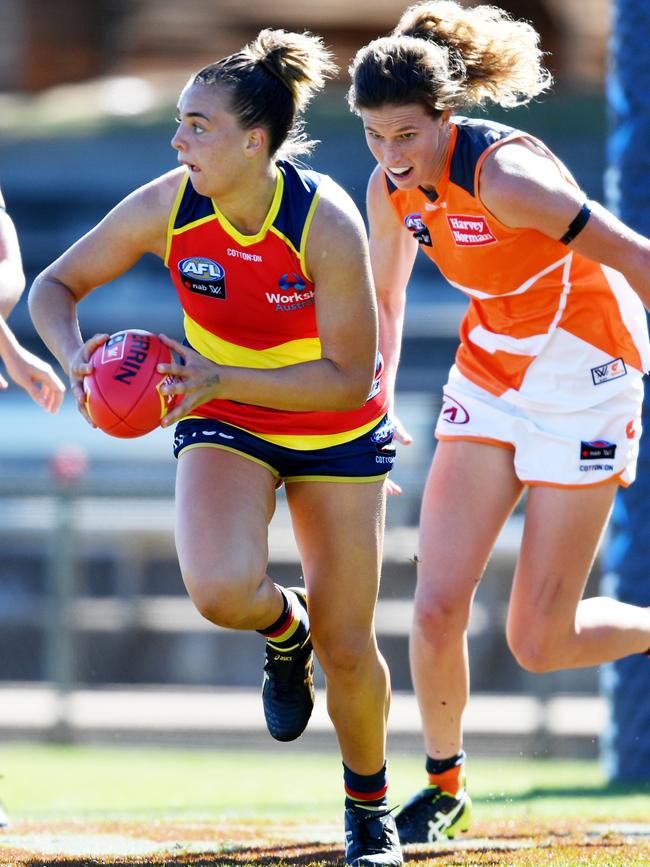 Ebony Marinoff in action. Picture: AAP IMAGE/DAVID MARIUZ