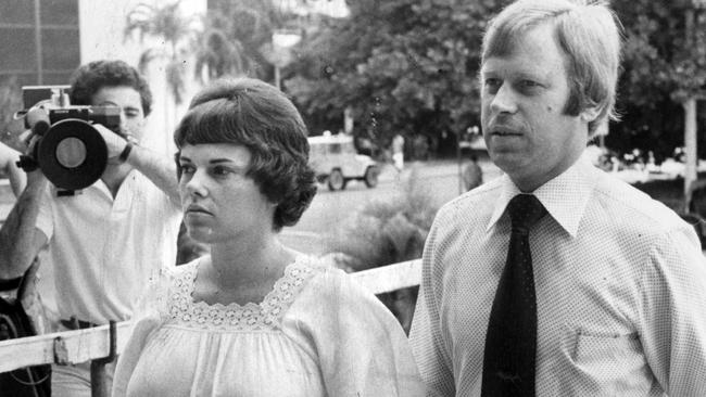 SEPTEMBER 15, 1982 : Lindy & Michael Chamberlain enter Supreme Court in Darwin, 15/09/82 where she faces charges over disappearance & death of daughter Azaria at Ayres Rock (Uluru) in 1980. Pic News Limited.