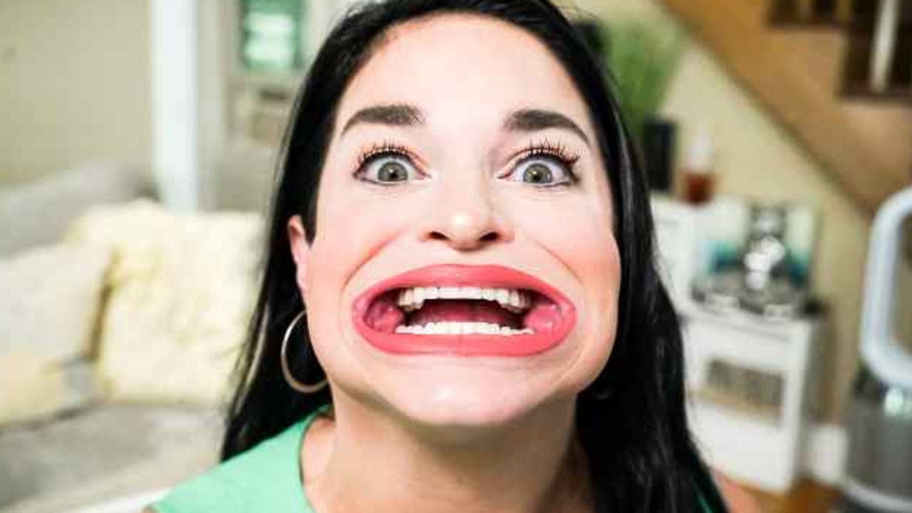 Samantha Ramsdell Wins Guinness Record For The Worlds Largest Mouth 9870