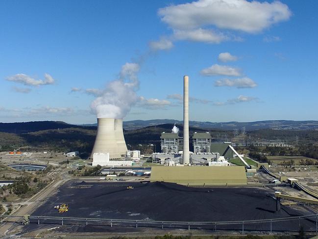 A general view of the Mt Piper coal fired power station near, Lithgow, NSW, Monday, May 8, 2017. (AAP Image/Dan Himbrechts) NO ARCHIVING