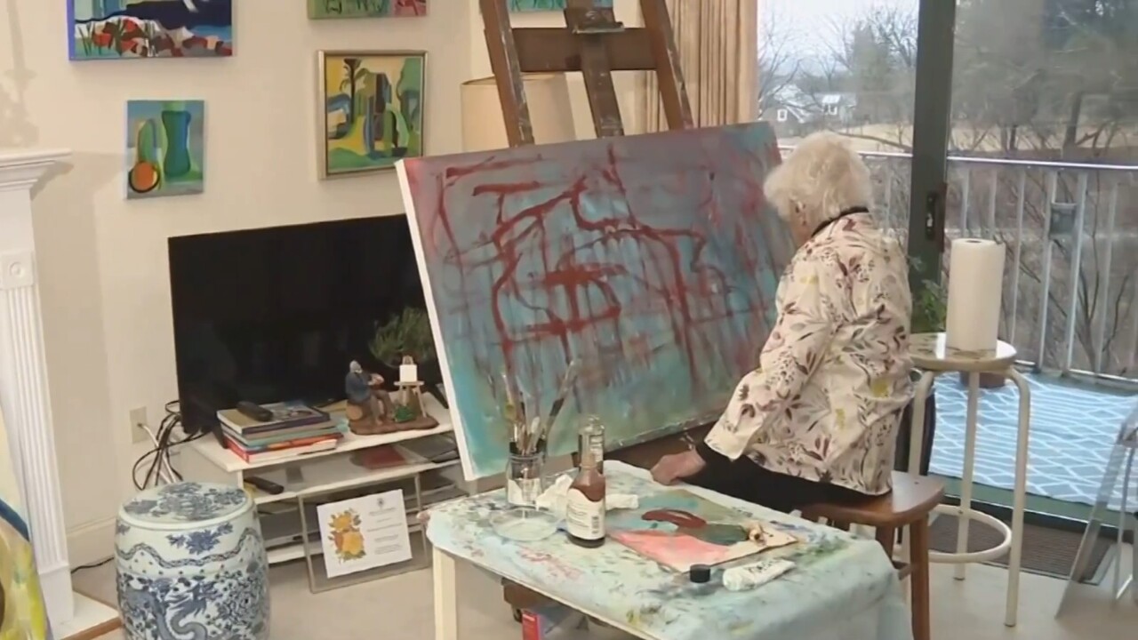 102-year-old woman continues to paint