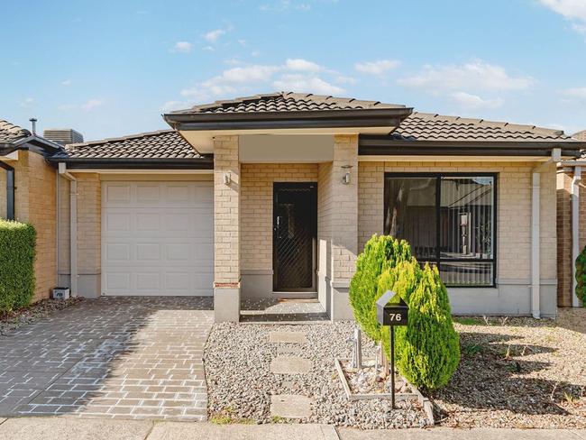 76 Thoresbury Circuit, Craigieburn - for herald sun real estate