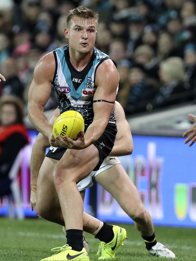 Ollie Wines in super touch against the Bulldogs. Picture Sarah Reed