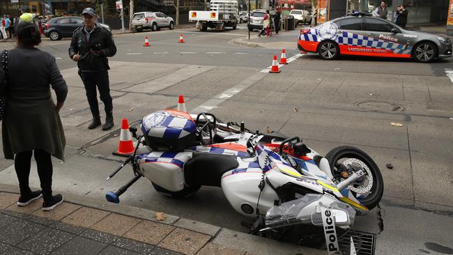 Police Officer Knocked Off Motorcycle During Pursuit In Parramatta ...