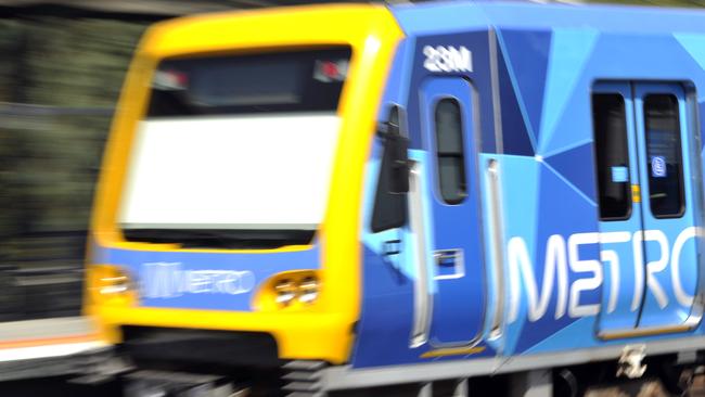 Hurstbridge and South Morang lines stopped at Jolimont due to person on ...