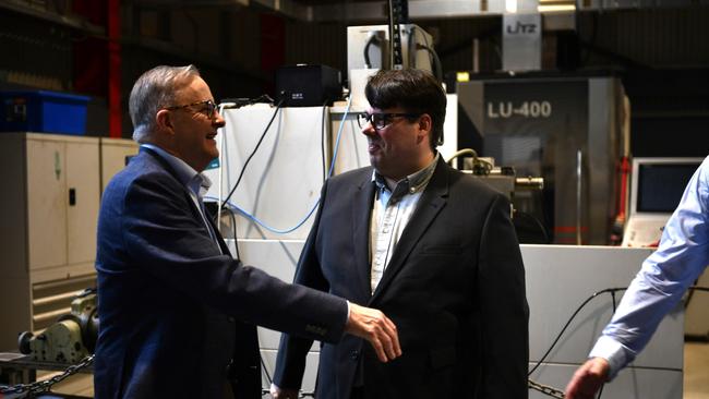 Prime Minister Anthony Albanese meets with Spee3d founder Steven Camilleri at Charles Darwin University’s advanced manufacturing workshop.