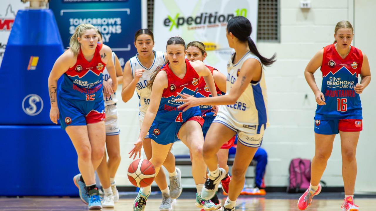 Laura Conway makes a break during a game. Picture: Tim Williams_Capture The Dog.