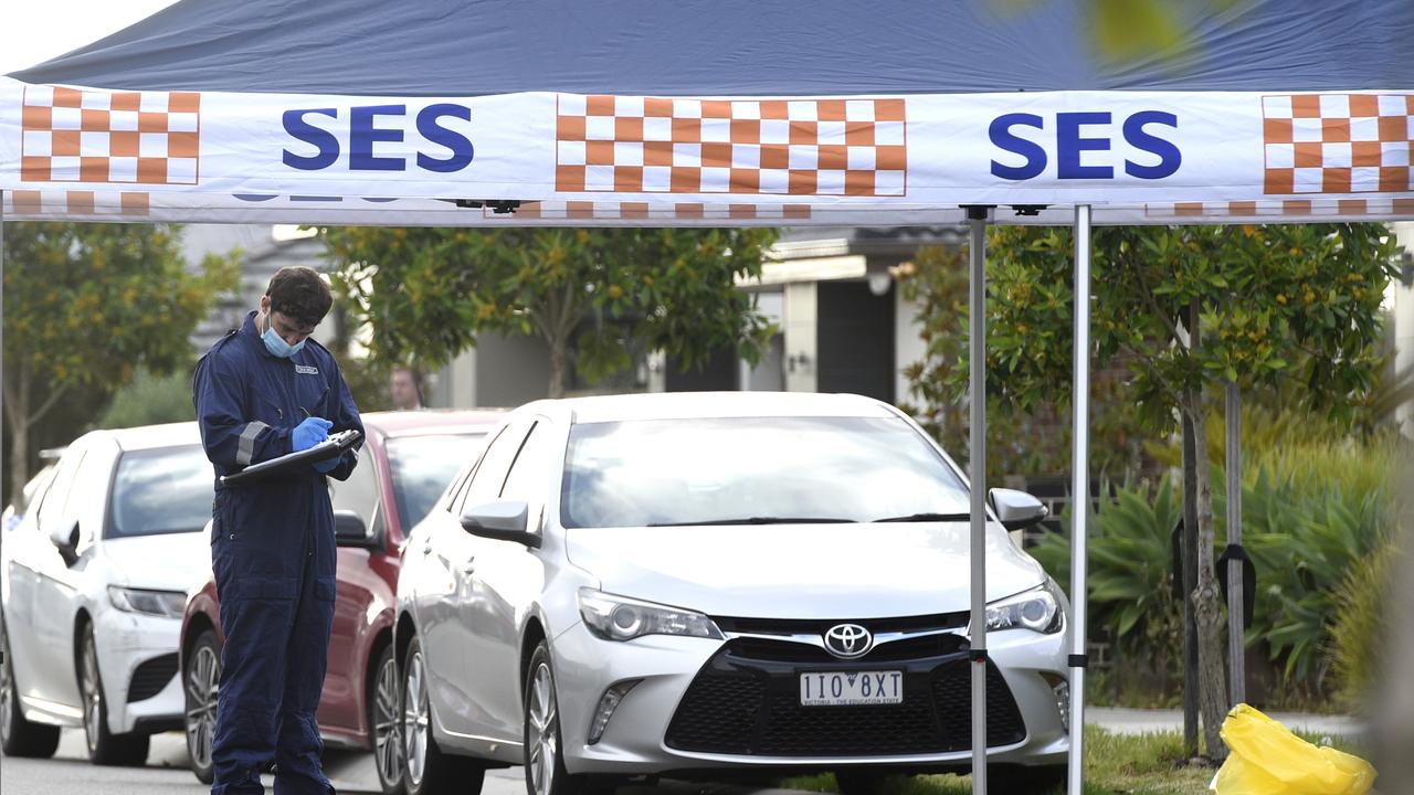 Police investigate the area around Observatory Rd at Clyde North after two people were fatally stabbed. Picture: NewsWire/ Andrew Henshaw