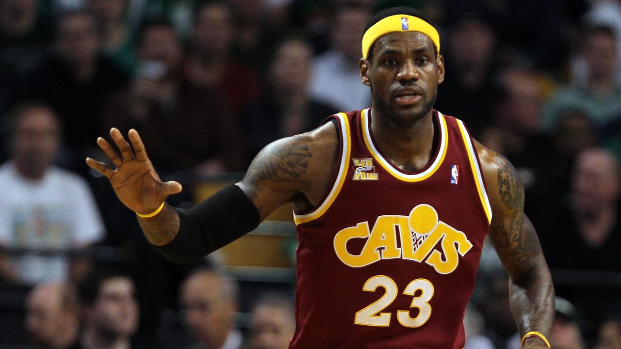 Cleveland Cavaliers fan sets himself on fire burning LeBron James jersey