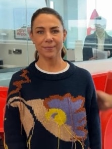 Aussie radio host Kate Ritchie is calling out the paps.