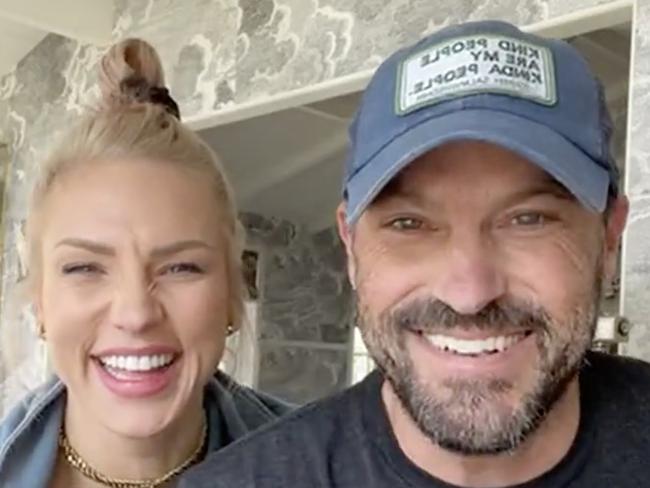 Sharna Burgess is dating Brian Austin Green. https://www.instagram.com/tv/CLSSDcrHRRB/?utm_medium=copy_link