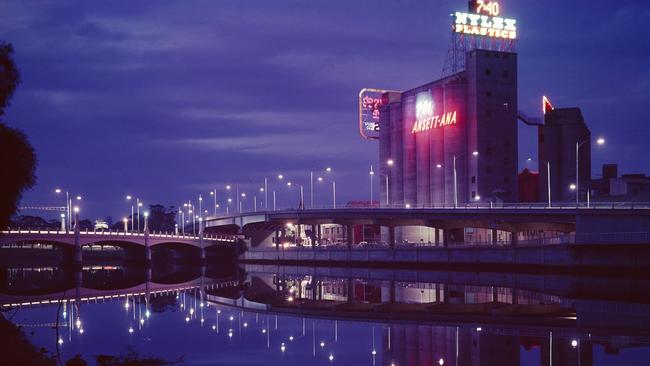 The Nylex clock lit up in the 1960s. Picture: Maggie Diaz, courtesy State Library Victoria