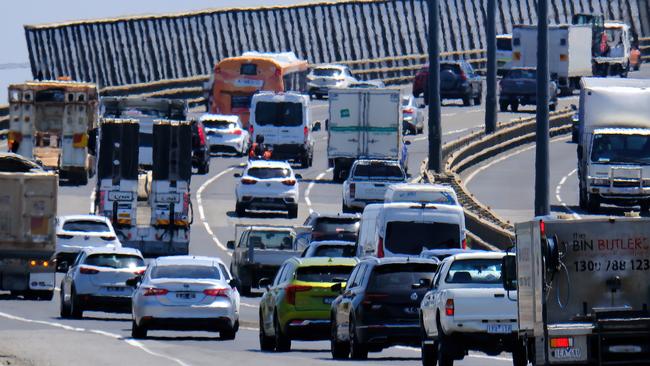 MELBOURNE, AUSTRALIA - NewsWire Photos JANUARY, 12, 2023: Photo of congested traffic heading up the Westgate bridge taken from Todd road service station.Picture: NCA NewsWire / Luis Enrique Ascui