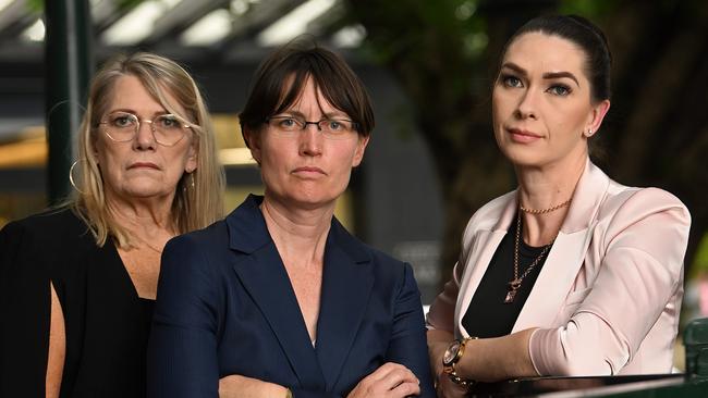 Forensic scientist, Kristy Wright, centre, with Shandee Blackburn’s mother, Vicki Blackburn (left) and sister Shannah Blackburn. Picture: Lyndon Mechielsen