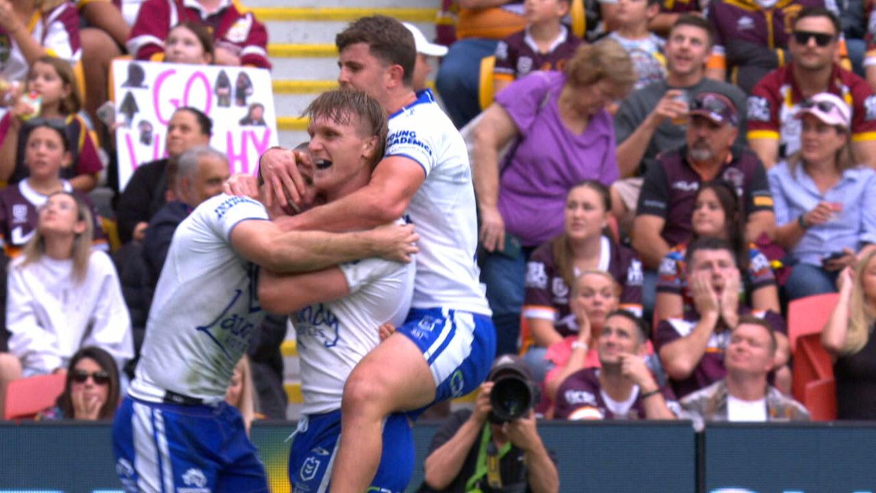 The Bulldogs celebrate their second try.
