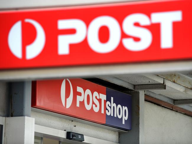 Aus Post branches under threat in big shake-up