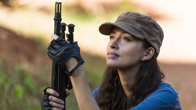 Rosita strangely decided a sniper rifle is best for fighting in corridors in Episode 14.