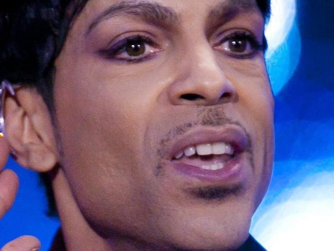 epa05270789 (FILE) A file picture dated 09 August 2011 of US musician Prince, during his concert at the Sziget Festival on the Shipyard Island, northern Budapest, Hungary. According to media reports, Prince died on 21 April 2016 at his Paisley Park residence in Minnesota, USA, at the age of 57. EPA/BALAZS MOHAI CORBIS OUT *** Local Caption *** 52626725