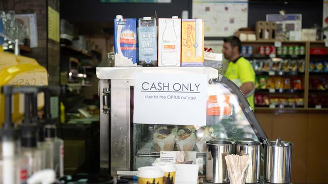 A cafe in Sydney is only taking cash due to the outage. Picture: NCA NewsWire / Morgan Sette