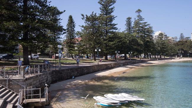 East Esplanade. (AAP Image / Julian Andrews).