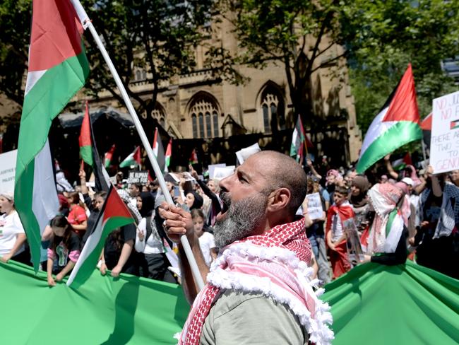 SYDNEY, AUSTRALIA - NewsWire Photos OCTOBER 21, 2023: A massive crowd turns out in support of the end of the Palestinian and Israeli conflict in Sydney. Picture: NCA NewsWire / Jeremy Piper