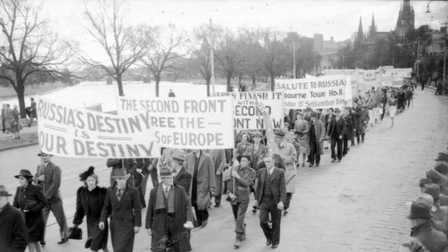 Communist Party members and sympathisers at an Anglo–Soviet unity procession in Melbourne in the 1940s.