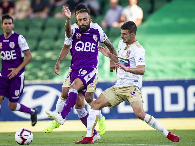 Diego Castro of the Glory during the Round 16 A-League match between the Perth Glory and the Newcastle Jets at HBF Park in Perth, Sunday, January 27, 2019. (AAP Image/Tony McDonough) NO ARCHIVING, EDITORIAL USE ONLY
