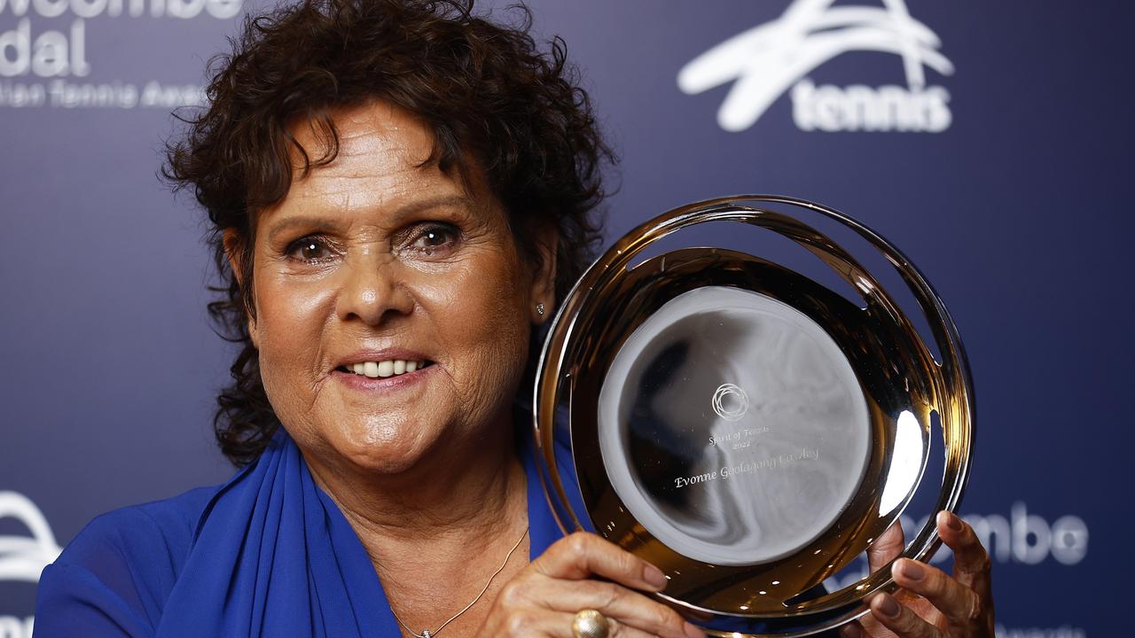 Evonne Goolagong Cawley with the Spirit of Tennis award. Picture: Daniel Pockett/Getty Images