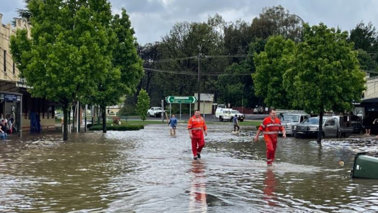 Pembaruan banjir NSW dari BOM dan SES: Peringatan diberlakukan karena prakiraan cuaca lebih basah