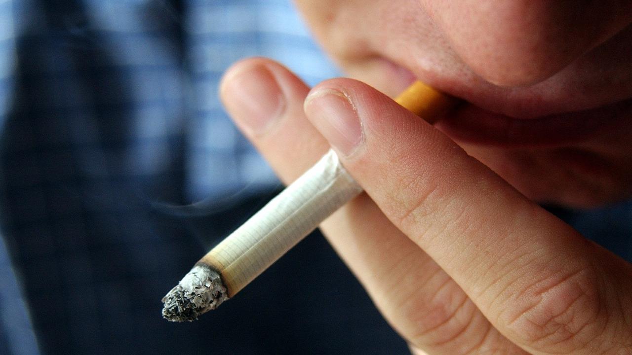 CORONAVIRUS NT: Smokers in COVID-19 hotel quarintine rooms denied requests  for a dart | NT News