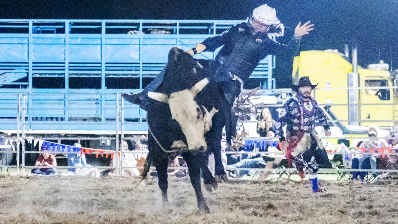 Photo Gallery: A Wild Night At The Sarina 4b Rodeo 