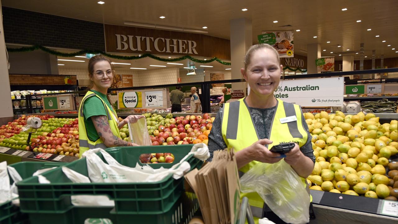 Woolworths home delivery service, Amie Whittington (left) Online Manager and Colleen Nolan, Assistant Store Manager.