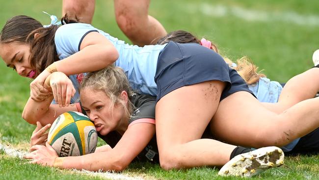 NSW Grey player Tess Elmslie scoring at the Australian Schools Rugby Championships. Pic: Jeremy Piper