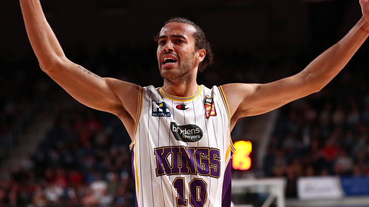 Sydney Kings vs. Illawarra Hawks Kings win NBL clash in Wollongong