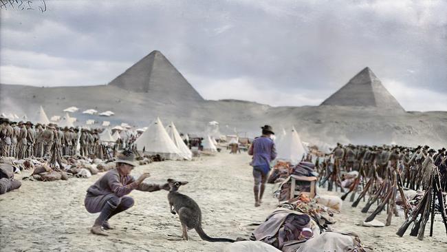 Soldiers from the 9th Battalion (Qld) and 10th Battalion (SA) in Egypt in Dec 1914 for desert training prior to leaving for Gallipoli.